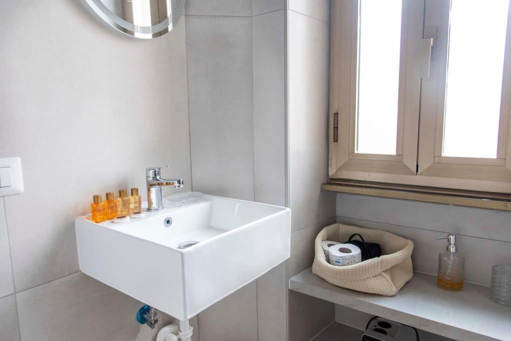 Domus Viola In San Giovanni Rzym Zewnętrze zdjęcie